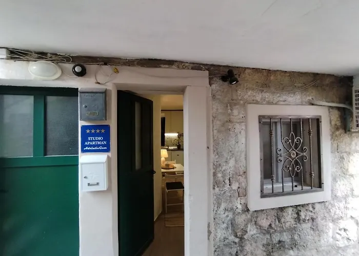 Tiny Studio In City Center Stone House
