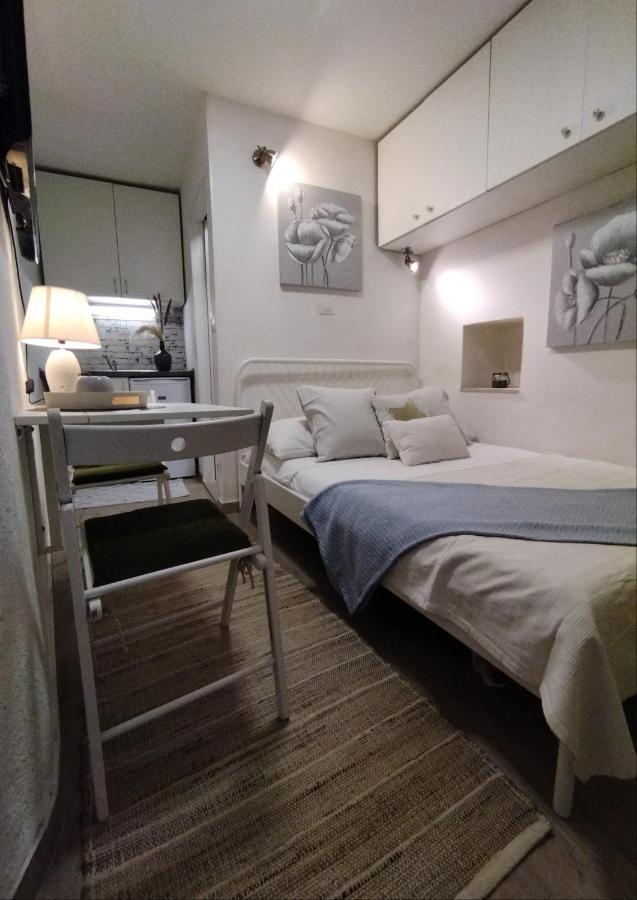 Apartman Tiny In Center Stone House Split